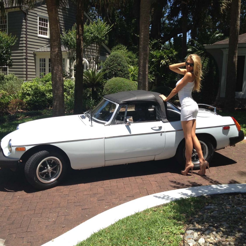 1977 MGB The Car Bar